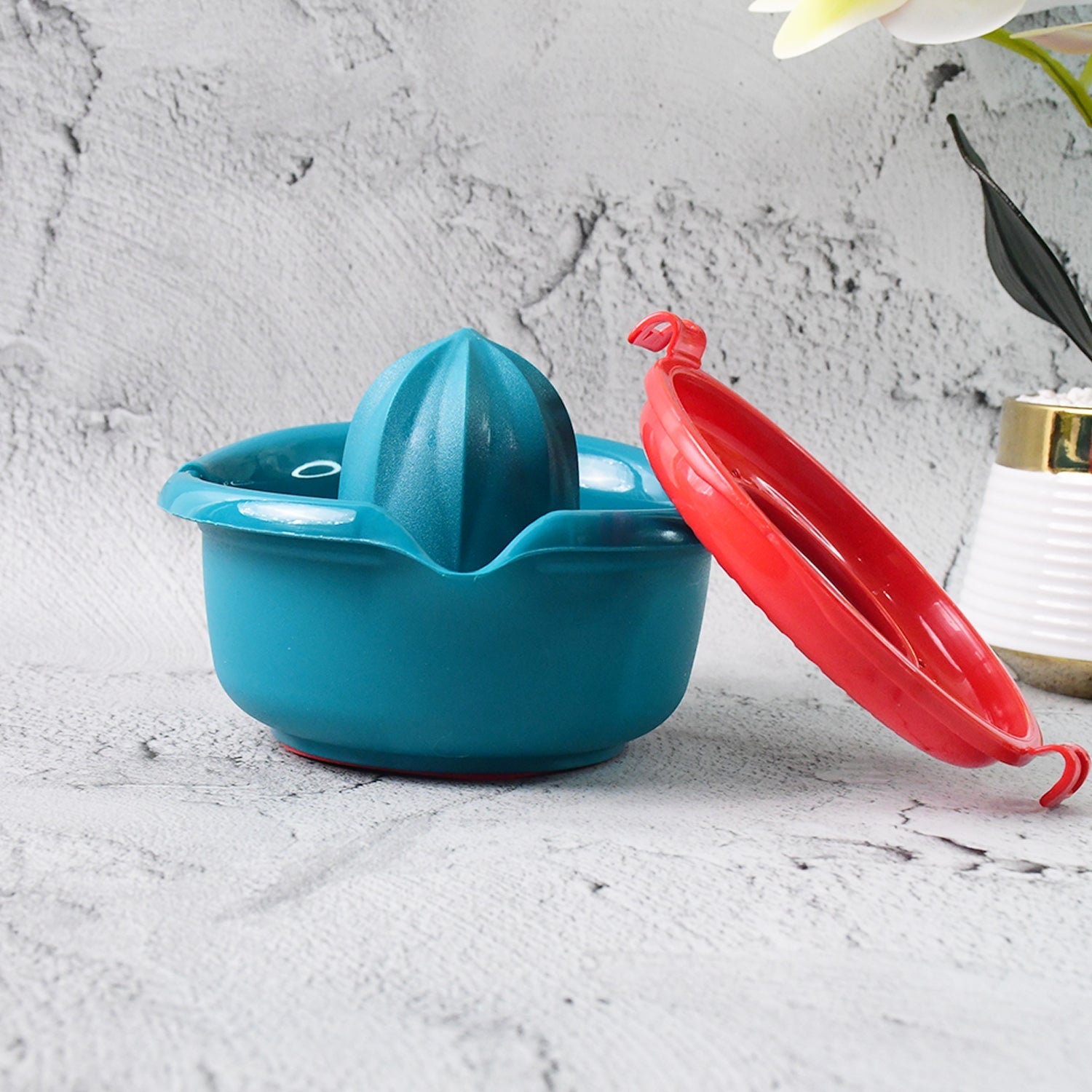 Supermom Plastic Premium Manual Hand Press Citrus Juicer (1 Pc)
